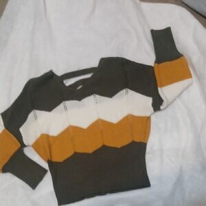 Women’s V-Neck Chevron Stripe Sweater in Olive, Mustard & Cream